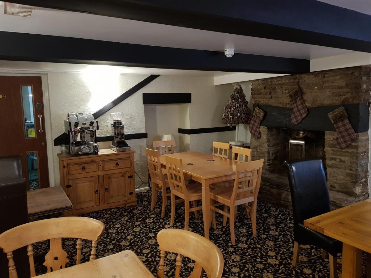 The Cock Hotel Bronllys Esterno foto