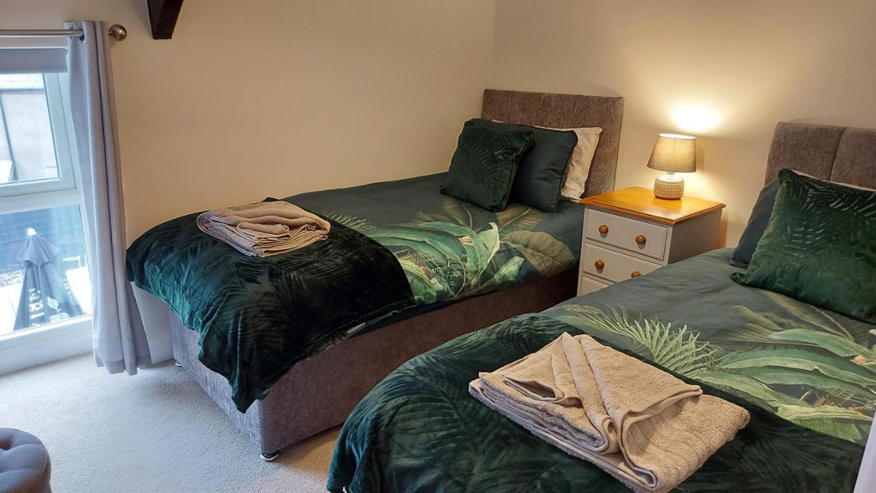 The Cock Hotel Bronllys Esterno foto